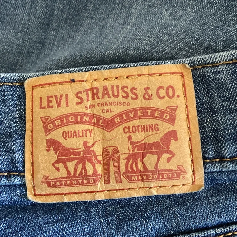 Levi’s Plus Size Dark Wash Denim Classic Bermuda Shorts 3437
